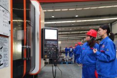 他们取专业手��Z�h员深